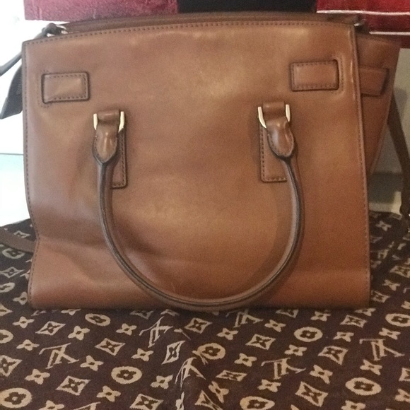 Hamilton - Picture 4 of 8